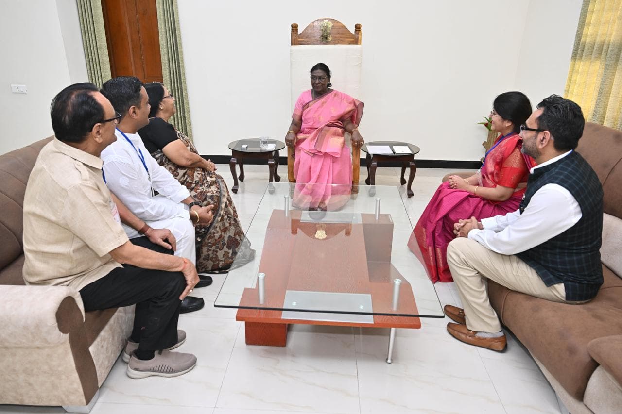 Dr. Sharma and the Usha Ki Asha team in audience with the President of India, Smt. Droupadi Murmu